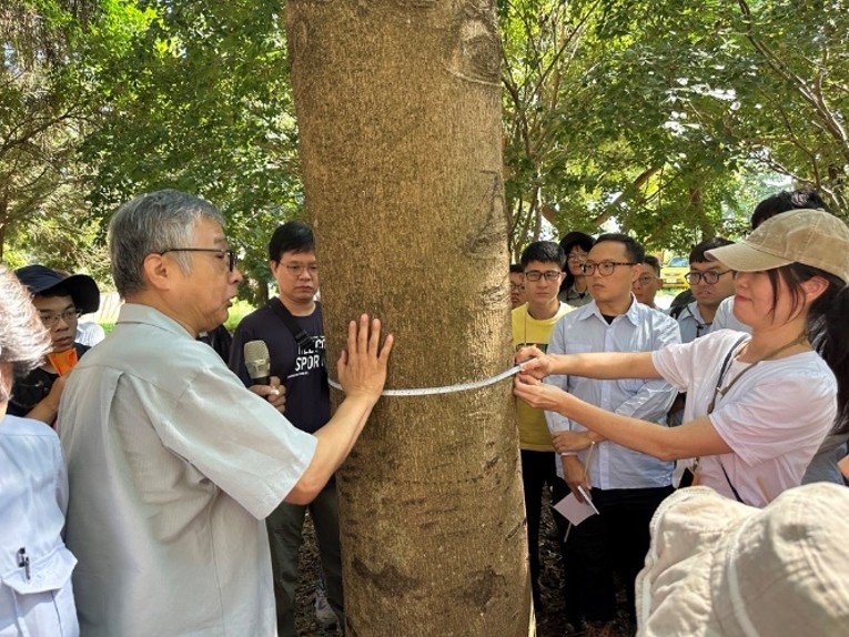Citizen Scientist for Tree Carbon Sequestration training event photo 2